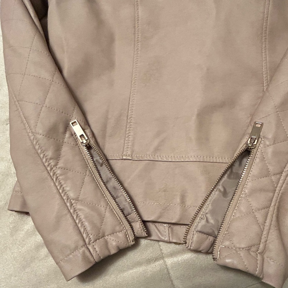 Urbanology Beige Faux Leather Moto Jacket - Picture 14 of 15